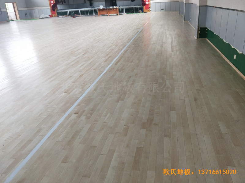 江蘇宜興東域小學籃球館體育木地板鋪設案例2