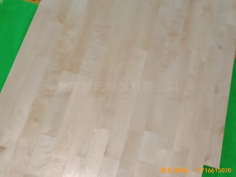 深圳北環(huán)中學(xué)運(yùn)動(dòng)館體育地板安裝案例3