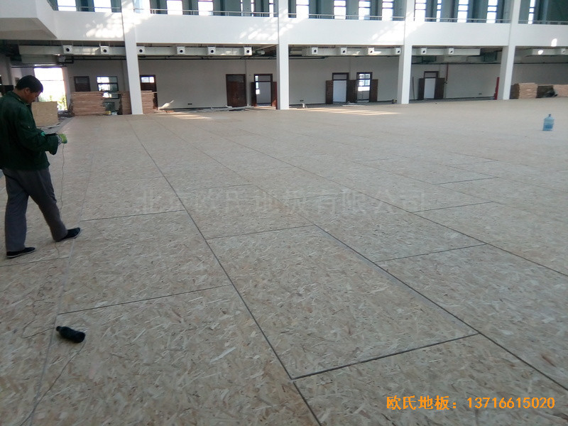 陜西安康職業(yè)技術(shù)學院籃球館運動木地板施工案例3