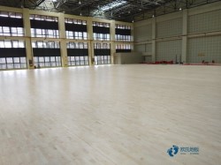 高端體育場地板廠家報價