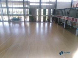 懸浮式體育場地板施工方案
