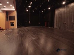 那里有體育館木地板安裝公司