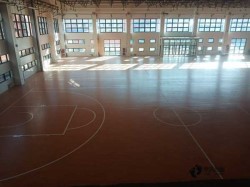 那里有體育籃球地板安裝公司
