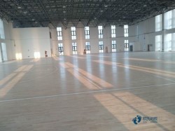 那有運(yùn)動體育木地板安裝公司
