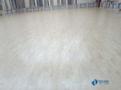 專業(yè)籃球場地木地板施工團(tuán)隊